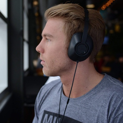 Austiņas Koss | Headphones | UR23iK | Wired | On-Ear | Microphone | Black