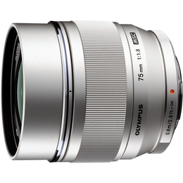  M.Zuiko Digital ED 75mm f/1.8 objektīvs, sudrabots