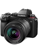  Panasonic Lumix DC-S5 + 20-60mm f/3.5-5.6 Hover