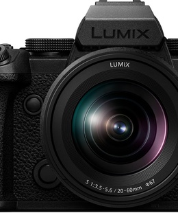  Panasonic Lumix DC-S5 IIX + 20-60mm  Hover