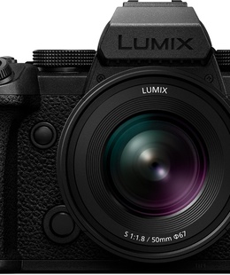  Panasonic Lumix DC-S5 IIX + 50mm  Hover