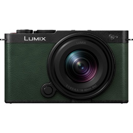  Panasonic Lumix DC-S9 + 18-40mm, dark olive