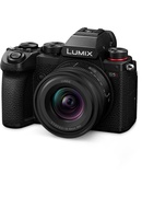 Panasonic Lumix DC-S5D + 18-40mm Hover