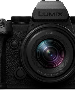  Panasonic Lumix DC-S5 IIX + 18-40mm  Hover